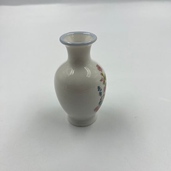 Vintage Otagiri Floral White Bud Vase Mini Pink Blue Yellow Blooms Japan Made - Picture 7 of 9